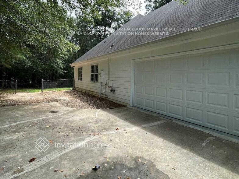 Building Photo - 3715 Biltmore Oaks Dr SE