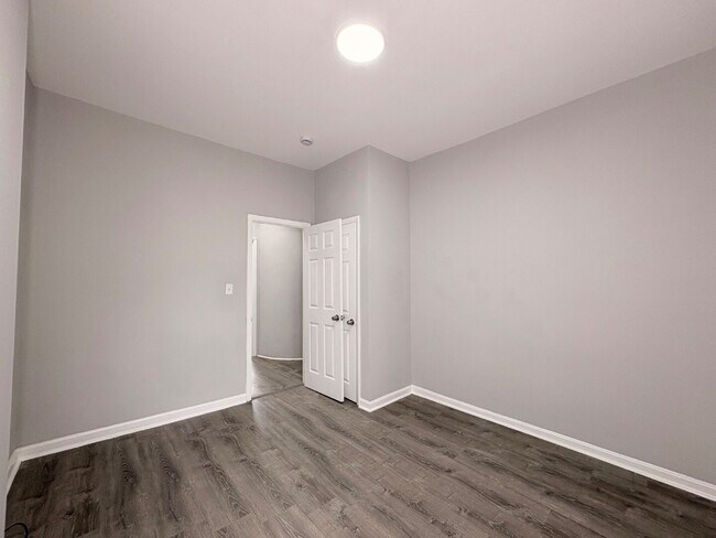 Building Photo - 235x McCulloh St