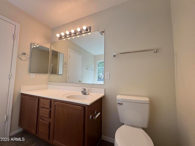 Building Photo - 926 S 241st Ave