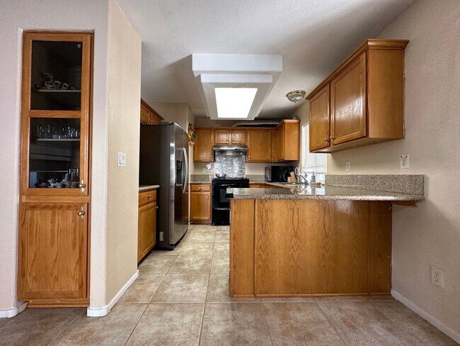 Building Photo - Beautifully Maintained Home Near Schools &...