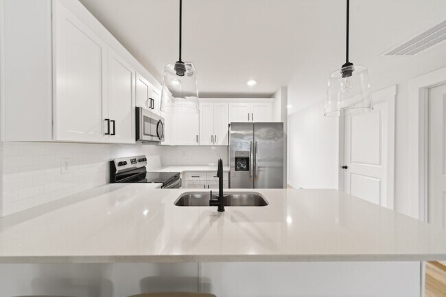 Building Photo - 101 Gibson St