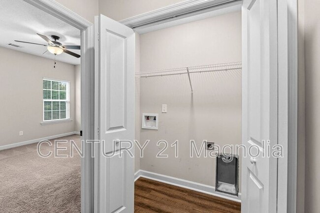 Building Photo - 302 Dorn St