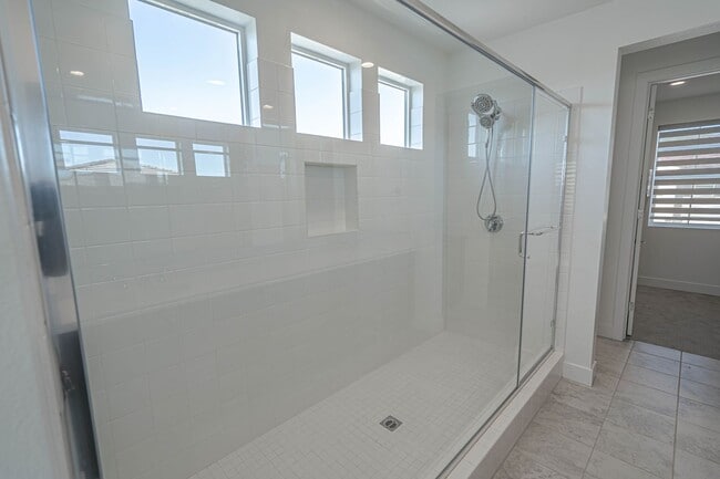 Building Photo - 5-Bedroom Home with Loft in Gated Victoria at Plum Canyon!