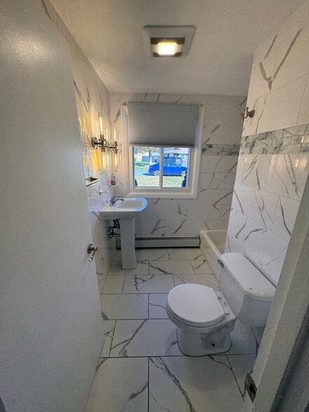 Building Photo - 165 Haverhill Ave