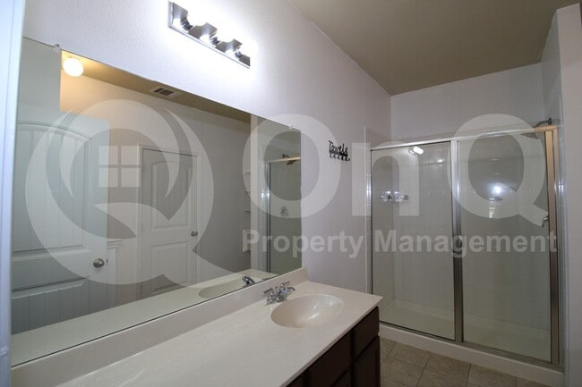 Building Photo - 1115 Quartz Trl