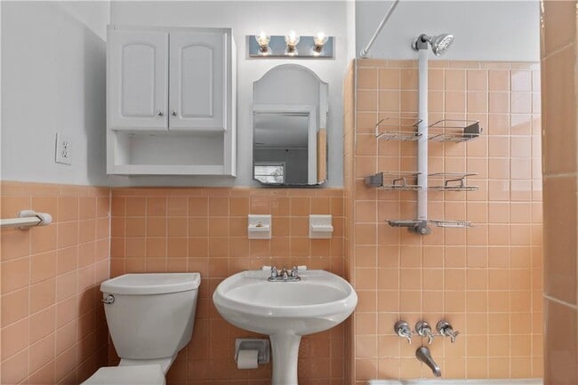 Building Photo - 3660 Peachtree Rd NE