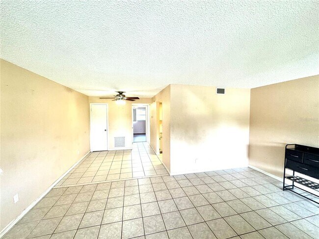 Building Photo - 6044 22nd Ave N