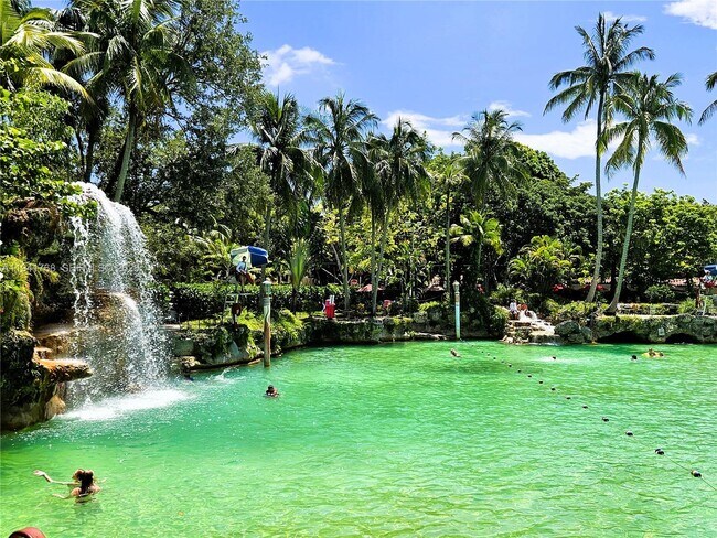 Building Photo - 104 Santander Ave