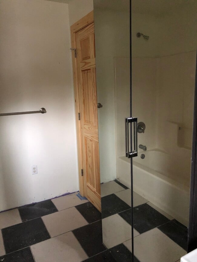 Building Photo - Zenith Apartments, LLC