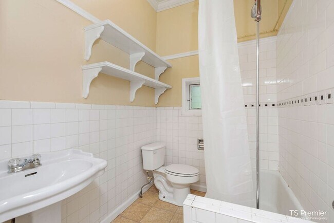 Building Photo - 199 W Lafayette St