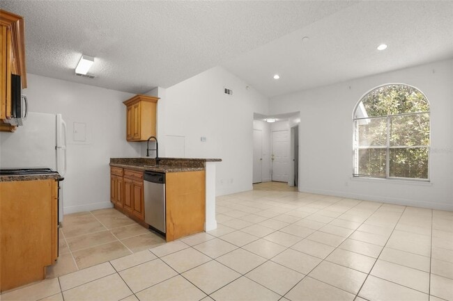 Building Photo - 2584 Grassy Point Dr