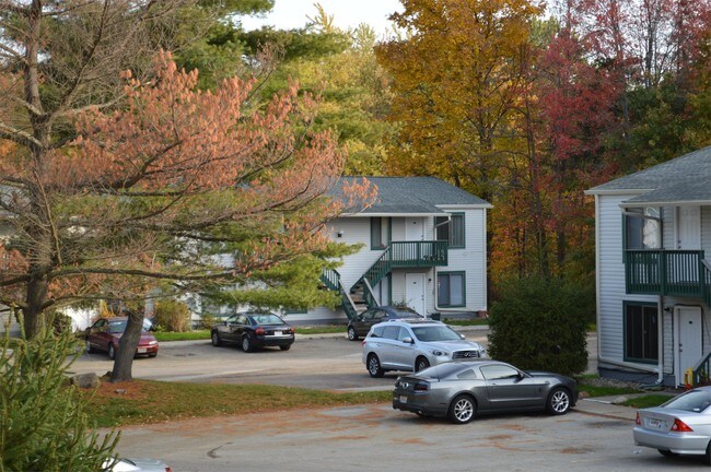 Building Photo - 1300 Brimfield Dr