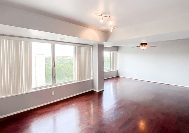 Building Photo - Beautiful 1 Bed 1 Bath Condo In Pavilion On The Park High-Rise Building In Alexandria City