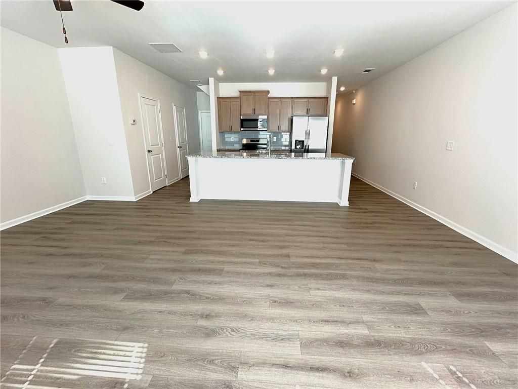 Building Photo - 520 Hayes Ln