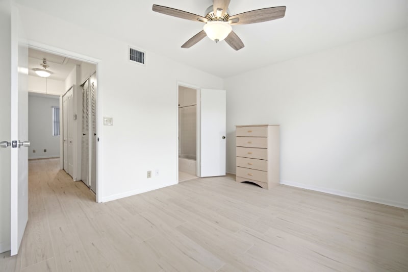 Building Photo - 2683 NE 15th St