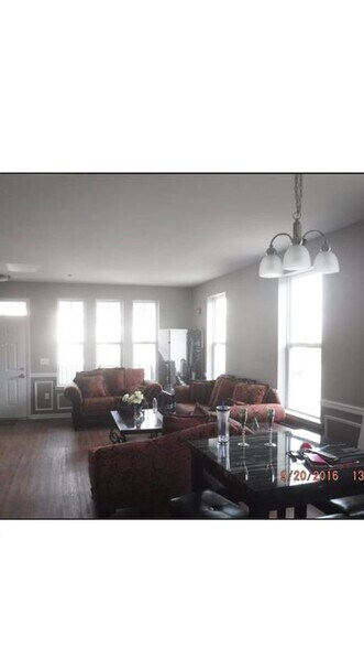 Building Photo - 288 23rd Ave