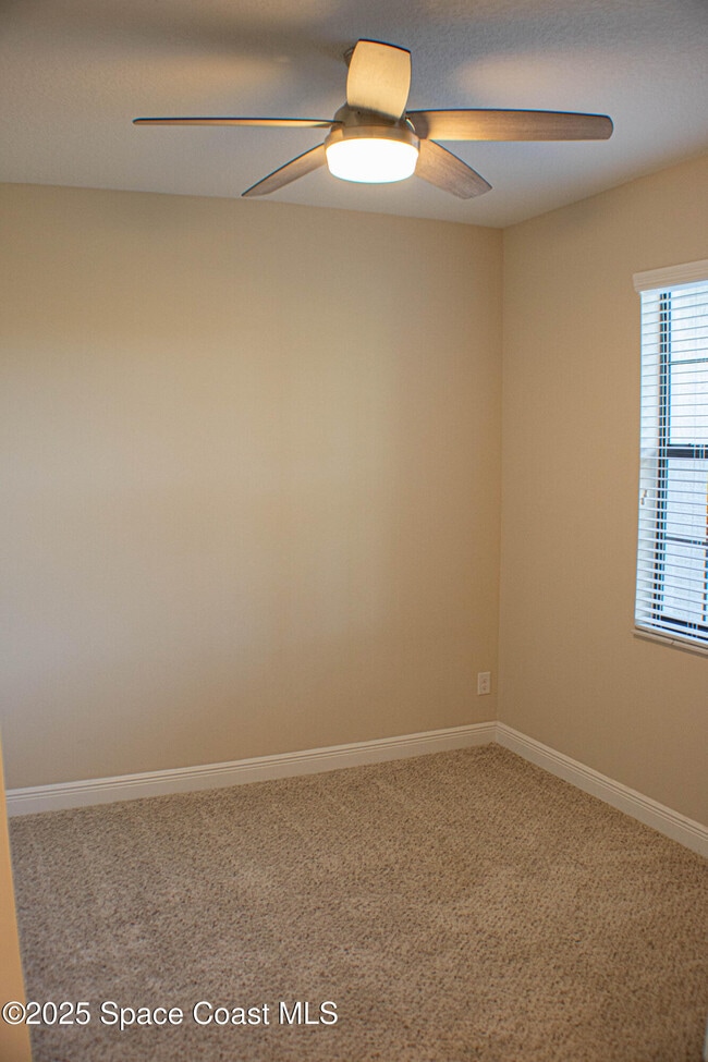Building Photo - 7518 Bluemink Ln