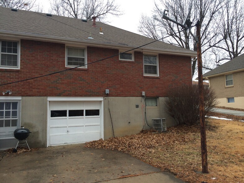 Garage, back of building. - 4317 S Canterbury Pl
