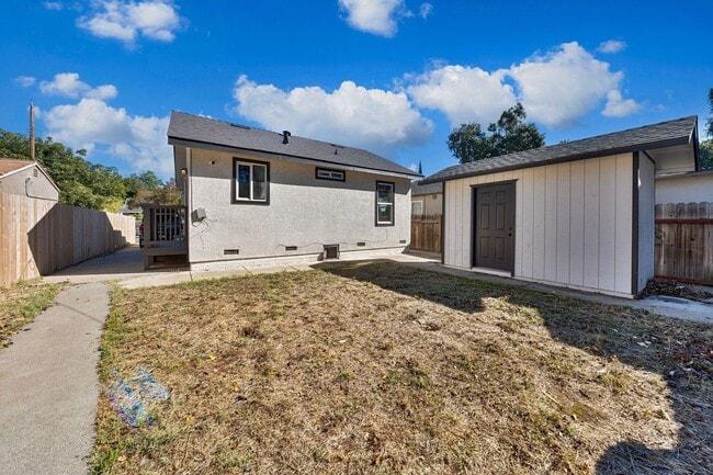 Building Photo - Rare Opportunity to Rent Main House and De...