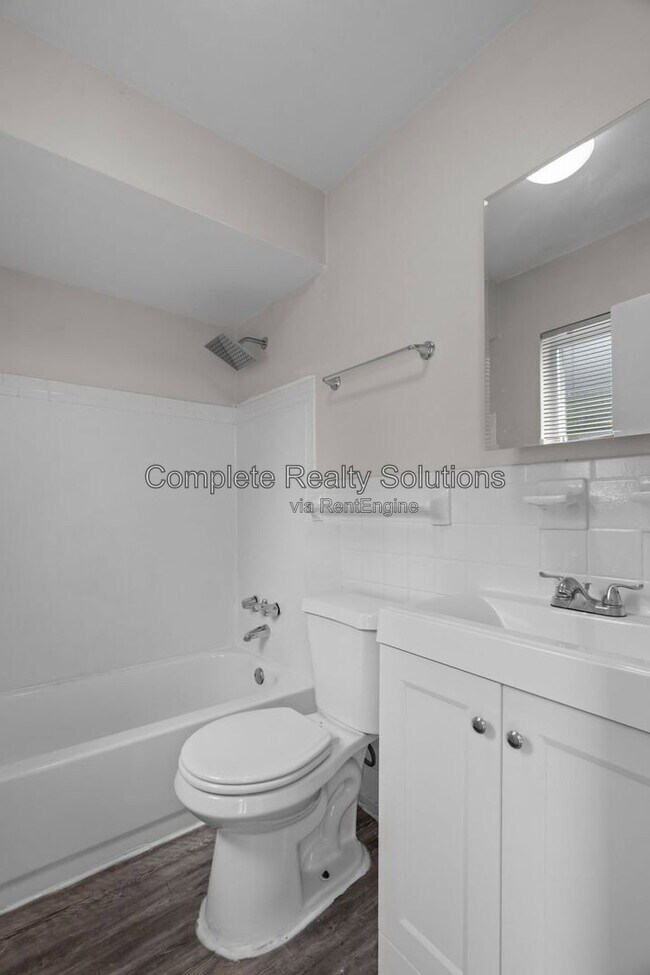 Building Photo - 2323 Woodson Rd