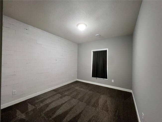 Building Photo - 7262 Alvarado Ln N