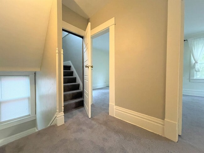 Building Photo - 381 Alden Ave