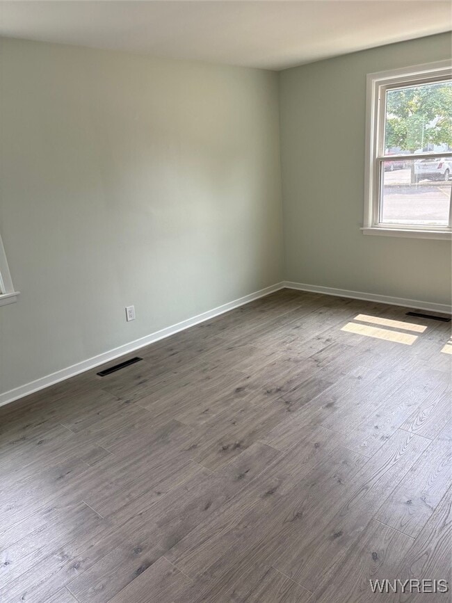 Building Photo - 482 Ridge St