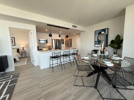 Building Photo - 1027 NW 1st Ct