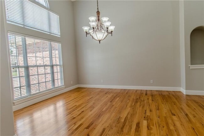 Building Photo - 5607 S 43rd St