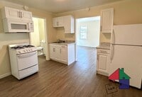 Building Photo - 214-216 Pine St