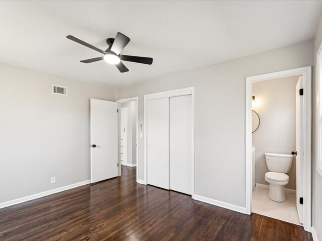 Building Photo - 411 W 46th St