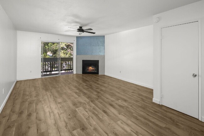 Building Photo - Welcome to your serene 3 BR 2.5 BA Townhome in College Park, San Diego!