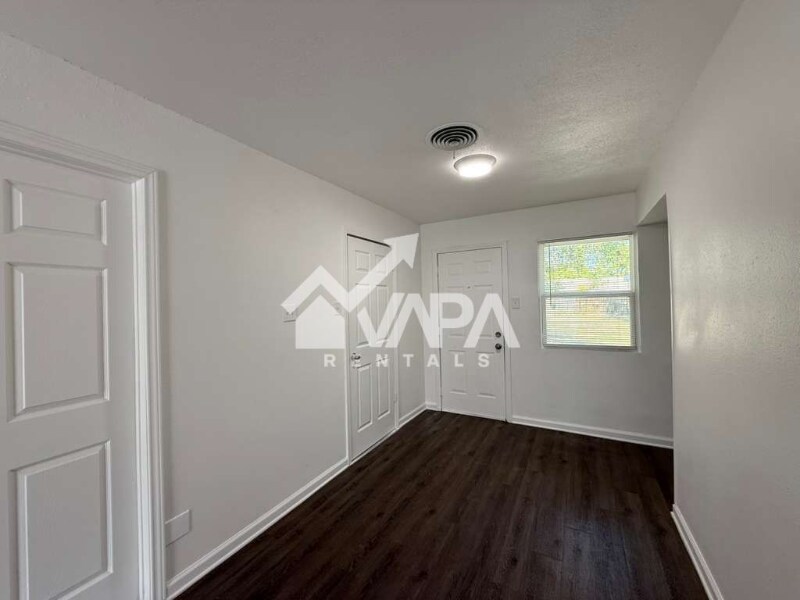 Building Photo - 7119 Westlyn Dr