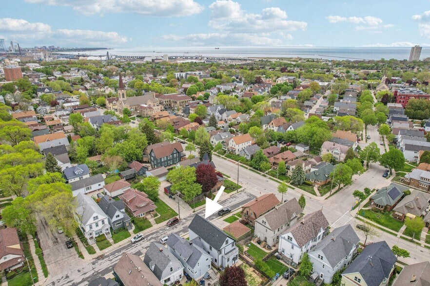 Aerial - 351 E Deer Pl