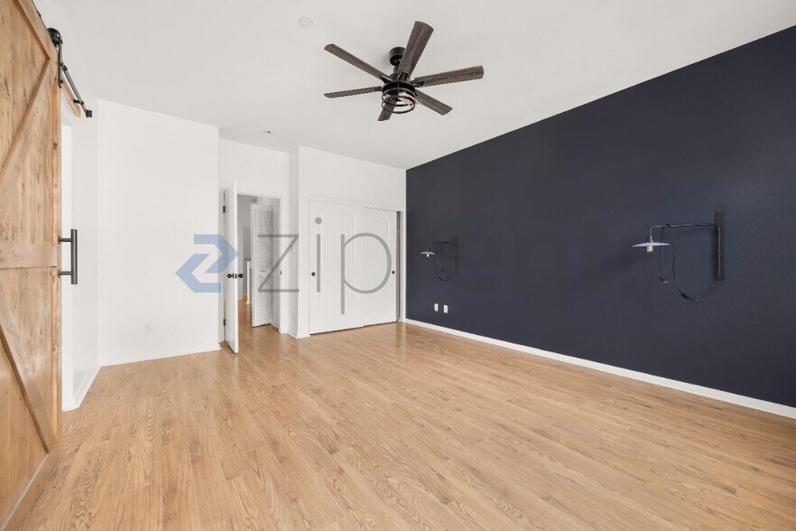 Building Photo - Unit 3