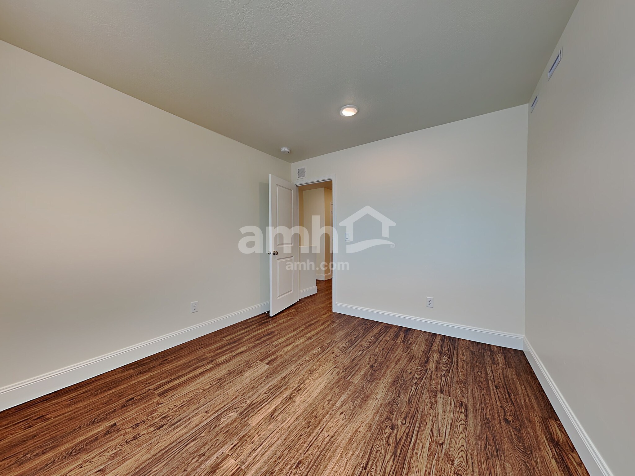 Building Photo - 3321 S 2580 W