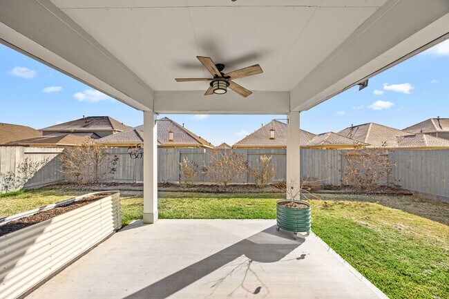 Building Photo - 8315 Divot Trce