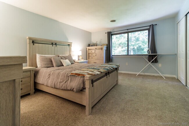 Building Photo - 406 Cedar Hollow Dr