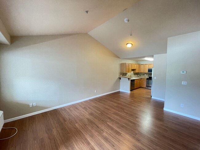 Building Photo - Promenade Condo