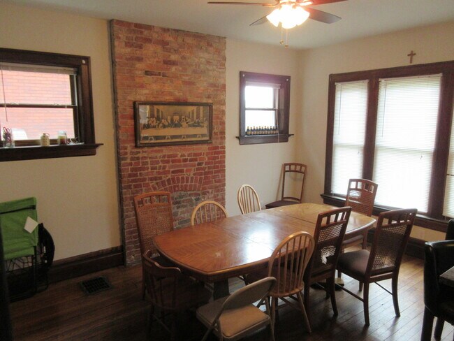 Building Photo - 53 E Northwood Ave