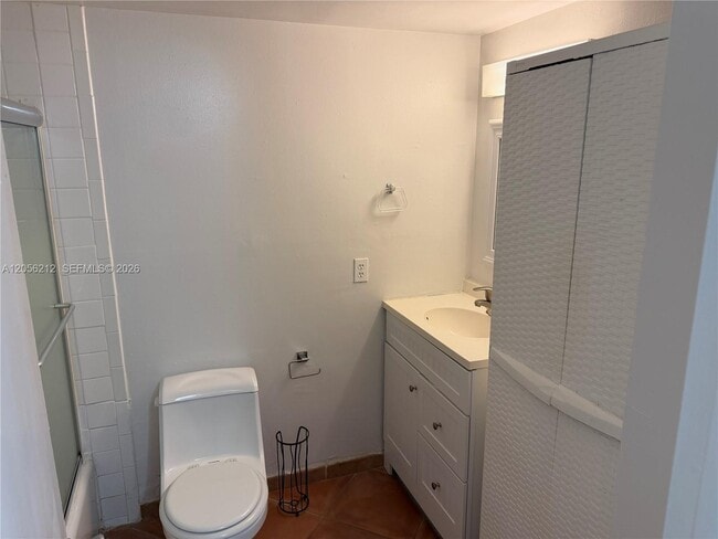 Building Photo - 1801 S Treasure Dr