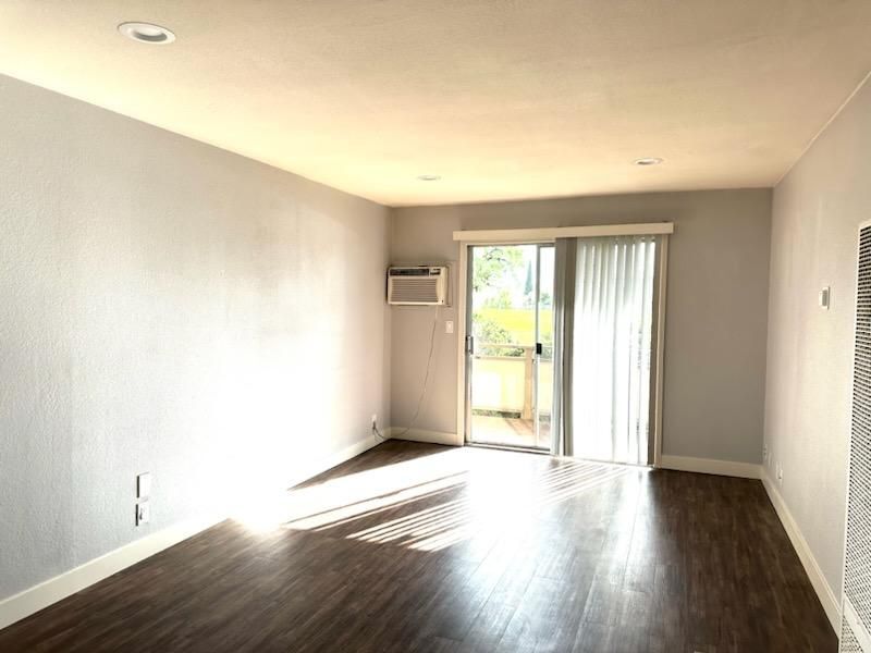 Building Photo - 3401 Hillsborough Dr