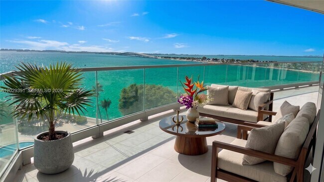 Building Photo - Southeast 25th Road, Miami, FL 33129 - 2 BR 2 BA condo