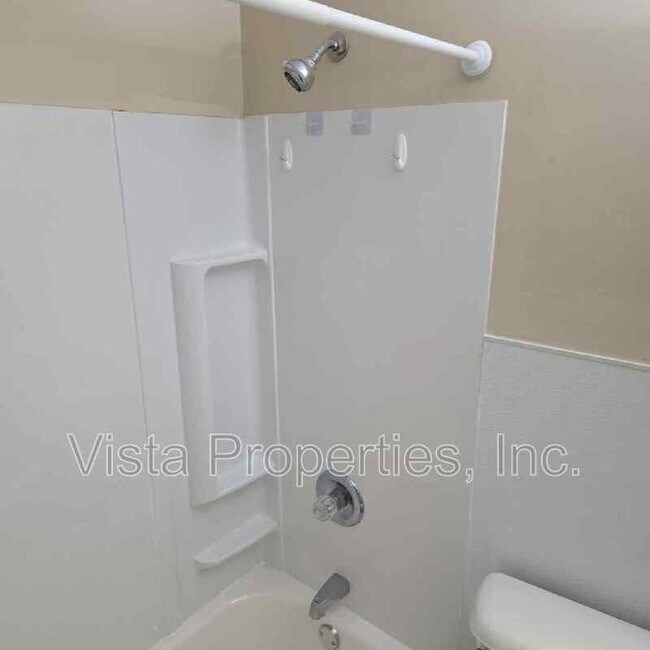 Building Photo - 4902 Saddlebrook Ln