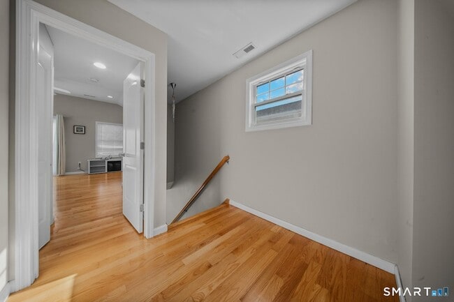 Building Photo - 60 Hawthorne St