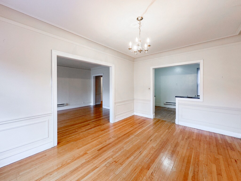 Building Photo - 1308 Oak Ave