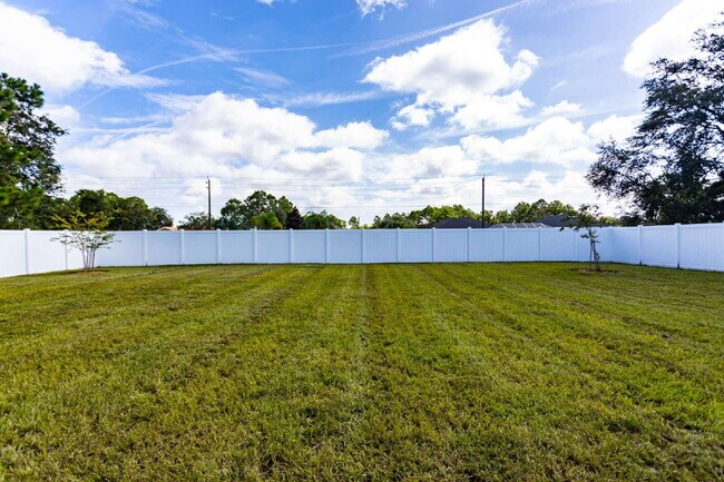 Building Photo - 43 Freeland Ln