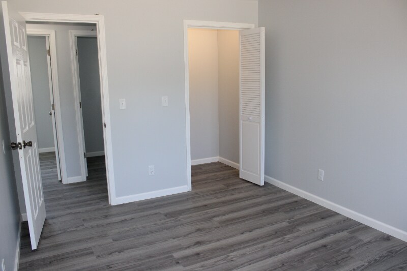 Building Photo - 1613 S Green River Rd