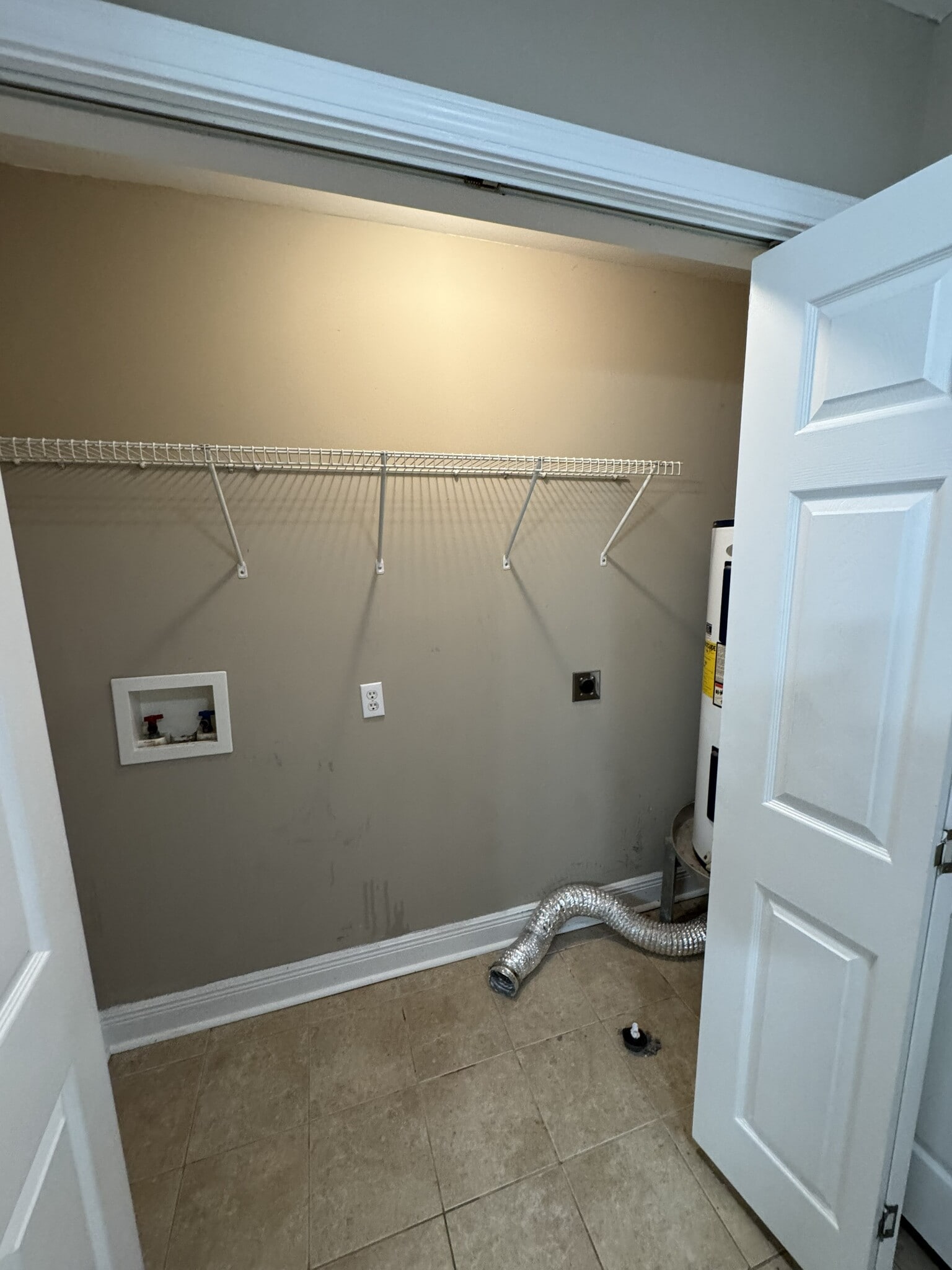 Building Photo - 214 Hibiscus St