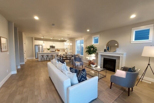 Building Photo - 1118 SW Dottie Ct